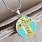 Contrasting Faces Round Pendant Necklace